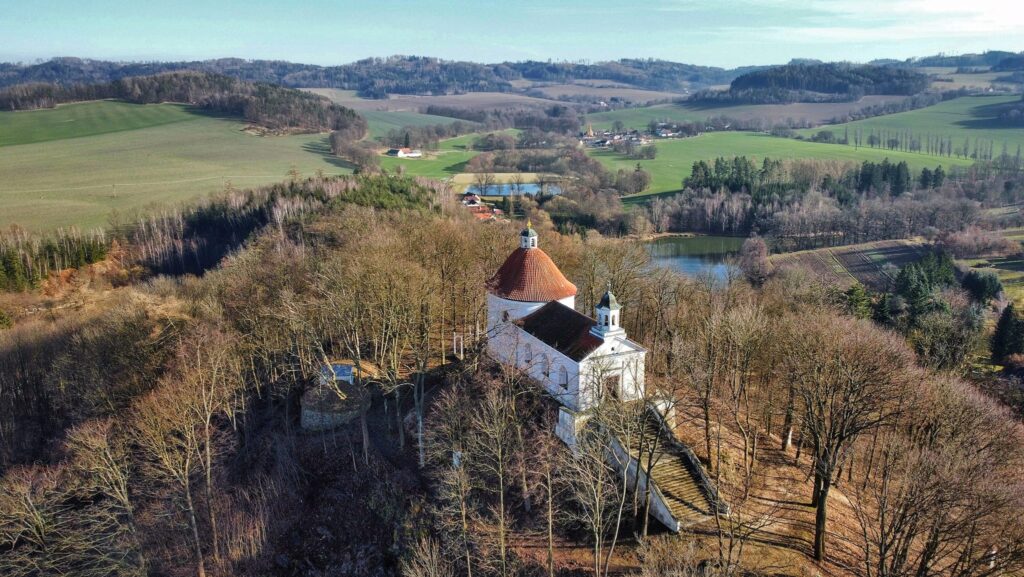 Logo kaple P. Marie